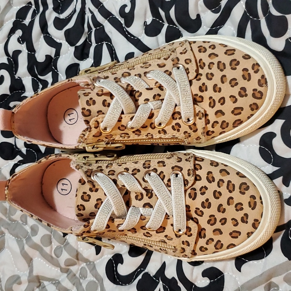 Gently used toddler girls slip on shoes. Pink, brown leopard print with zippers.